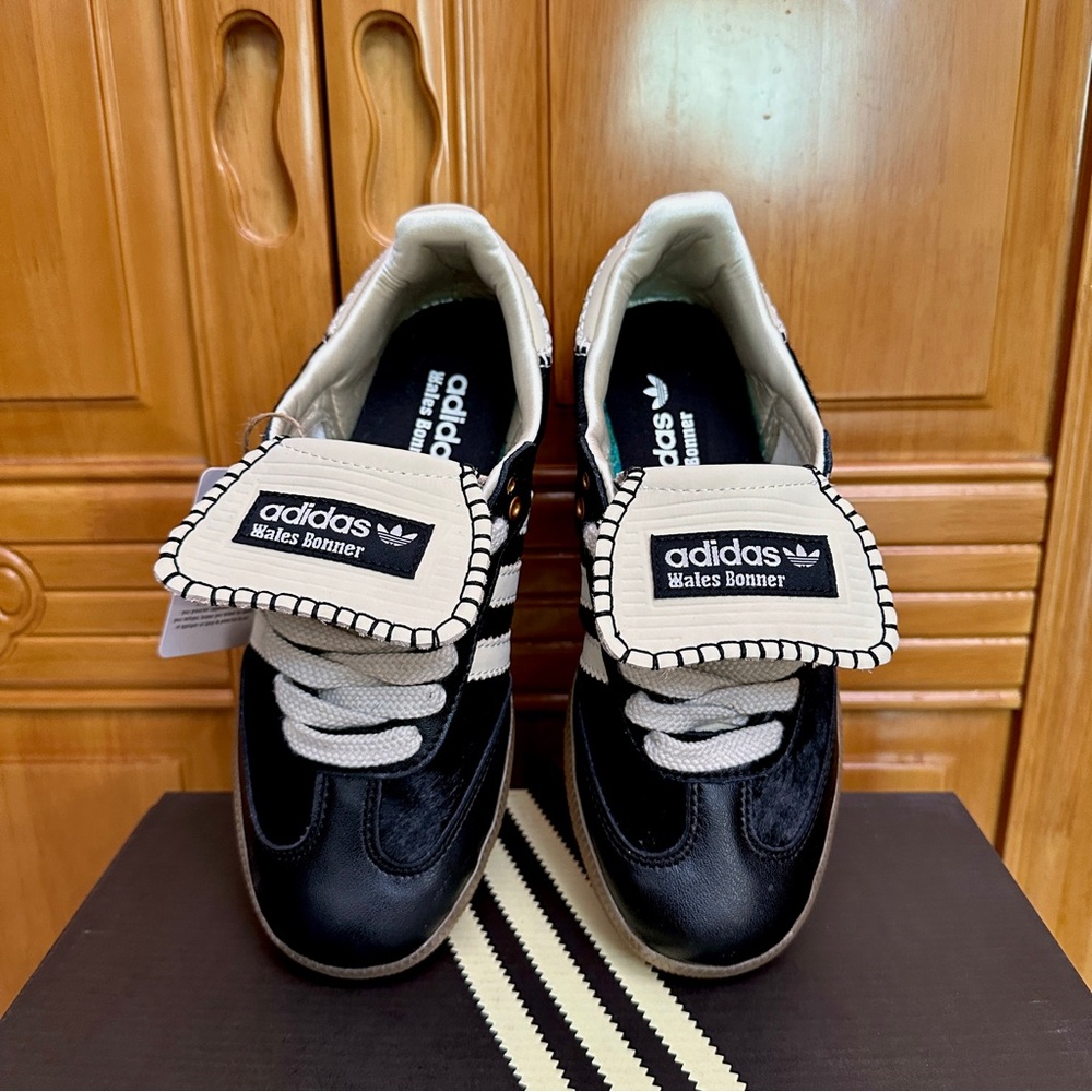 TRENDING: NWOT Adidas Samba Pony Tonal Unisex Sneakers - Picture 2 of 5